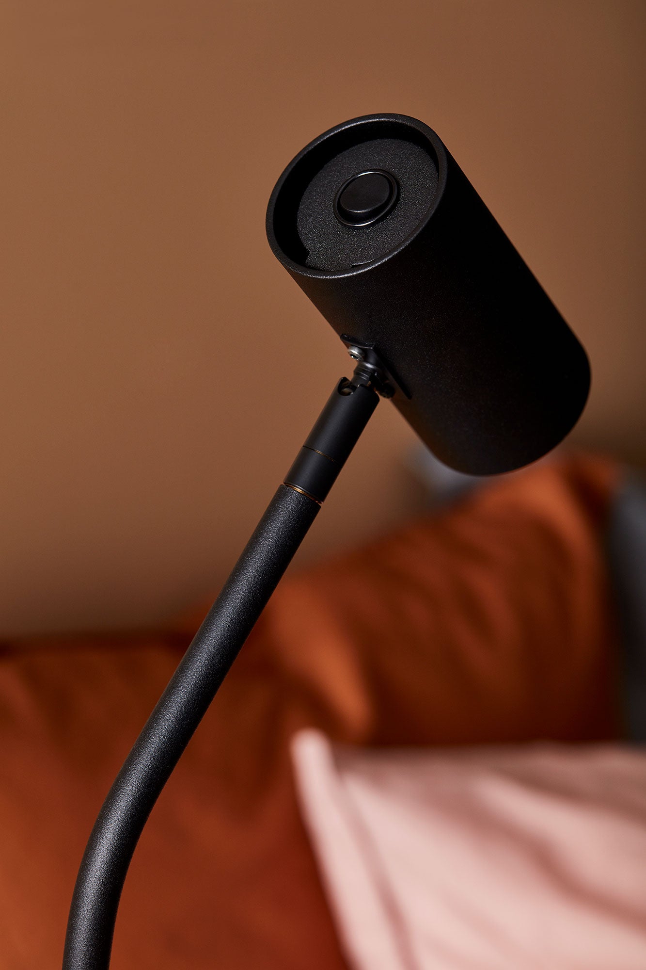 Tyson Stehleuchte Schwarz Struktur Gu10