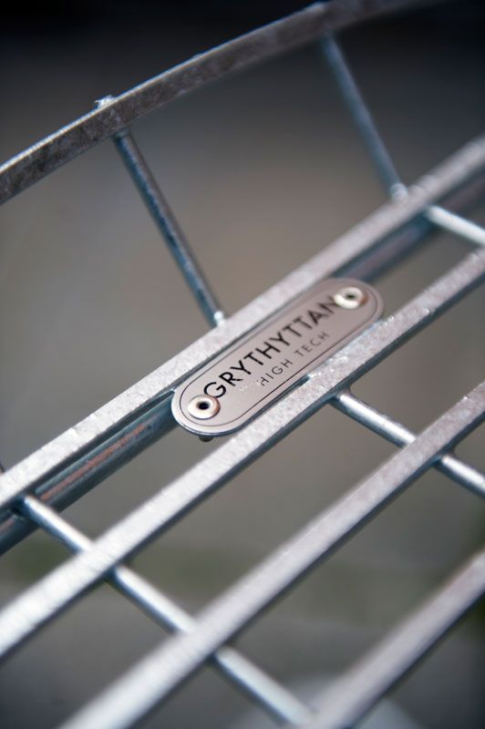 Tisch High Tech 60 Laminat weiß / feuerverzinkt Standfuß