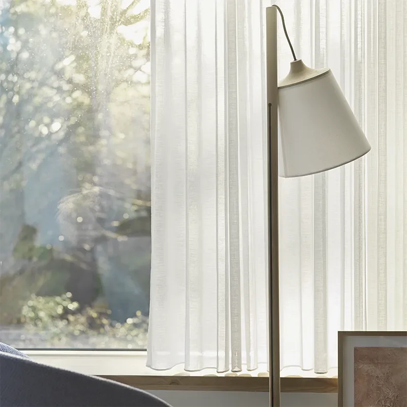 Pull Stehleuchte – Eiche/Weiß