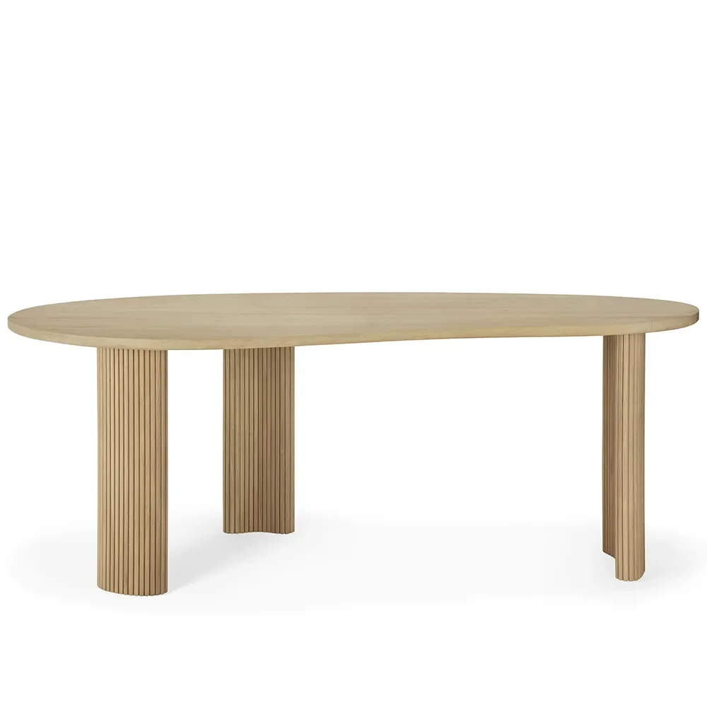 Schreibtisch aus lackierter Eiche Boomerang 200x100 cm