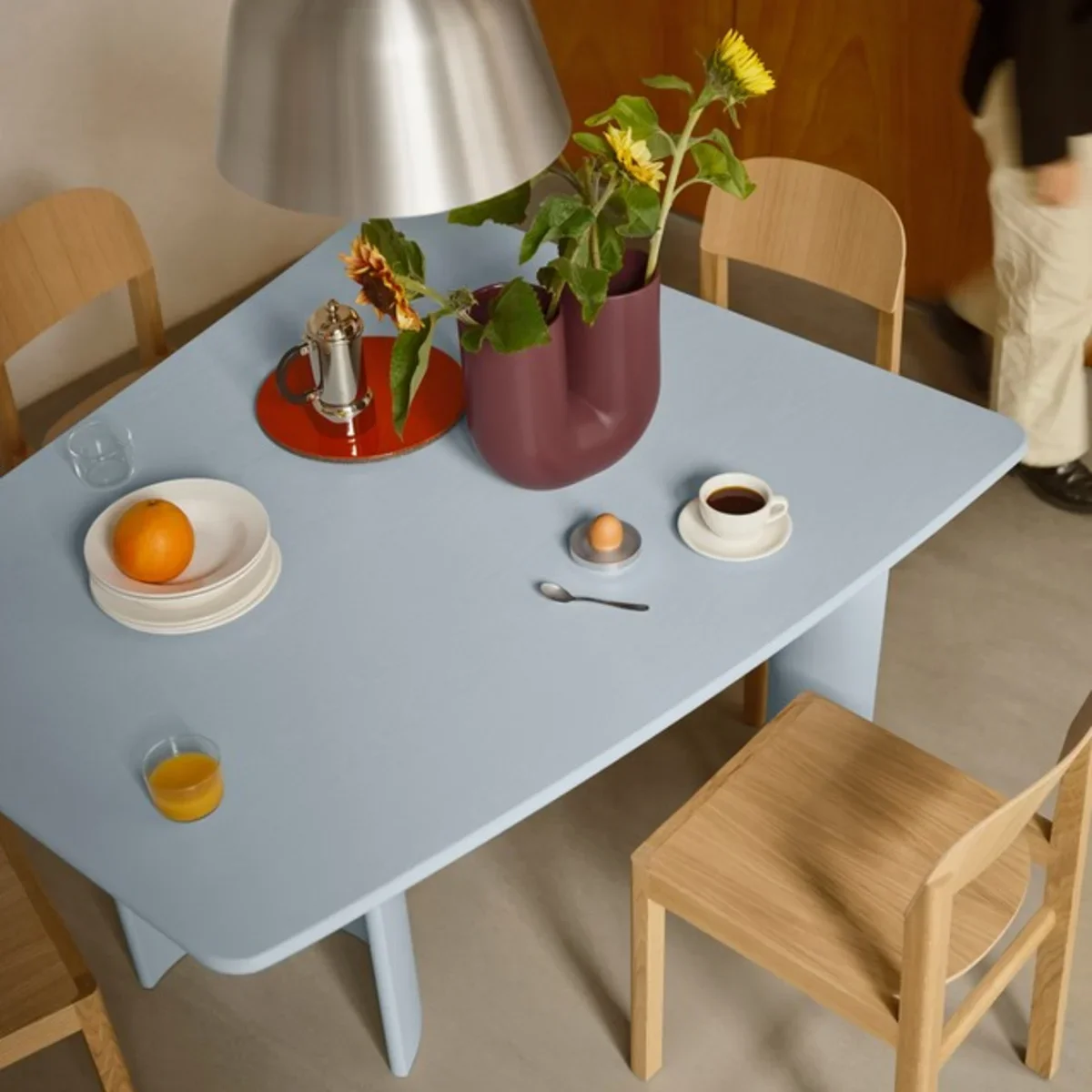 Re-norm Tisch hellblau