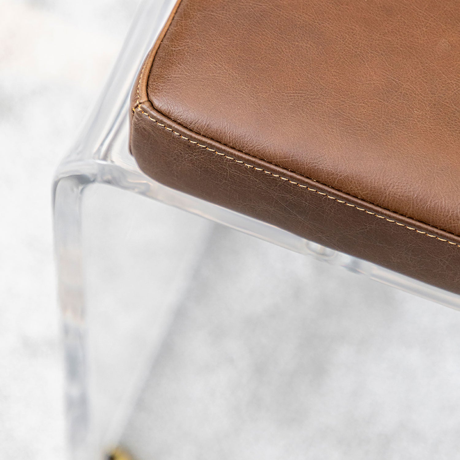 Robby Fußhocker Plexiglas/Schokoladenbraun