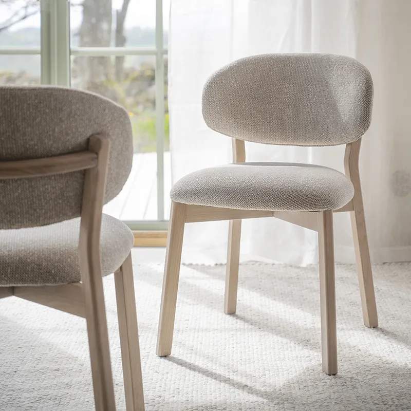 Patterson Stuhl beige Stoff / weiß pigmentierte Eiche