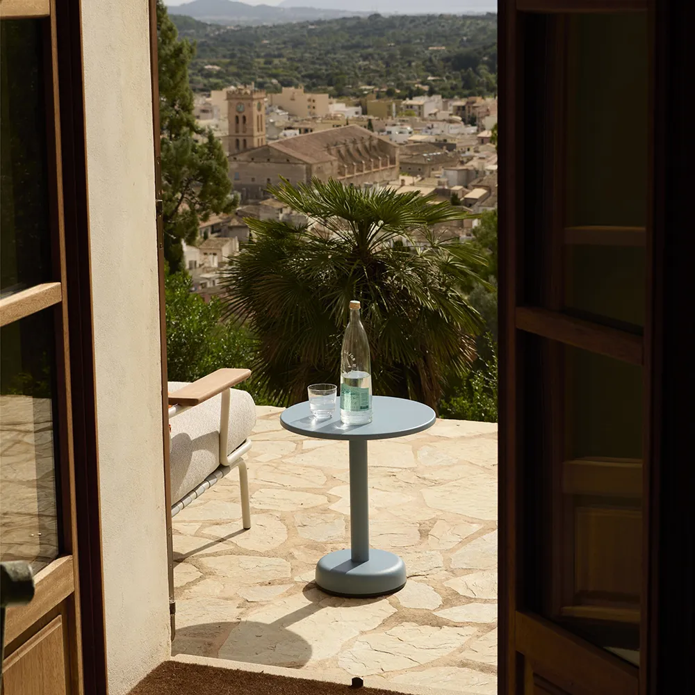 Linear Steel Couchtisch Ø42 cm Grey 