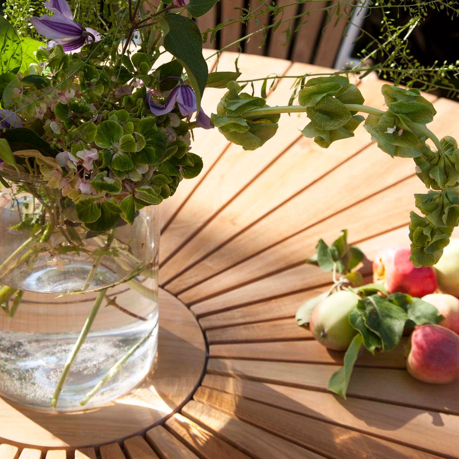 Hard & Ellen Gartentisch 130 cm weiß/teak