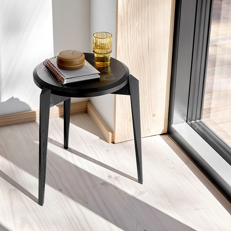 Hocker SM840 Eiche schwarz lackiert