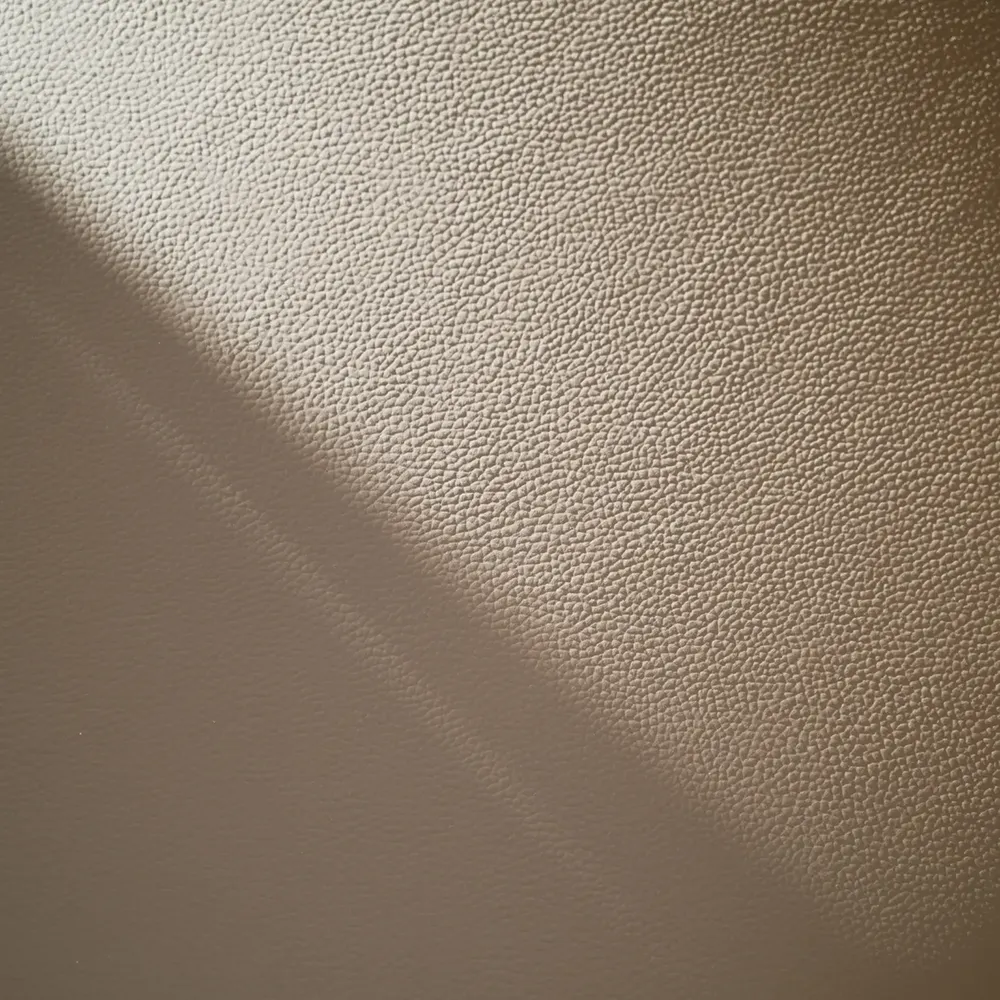 Alison Esszimmerstuhl beiges leder/weiß pigmentierte eichenbeine