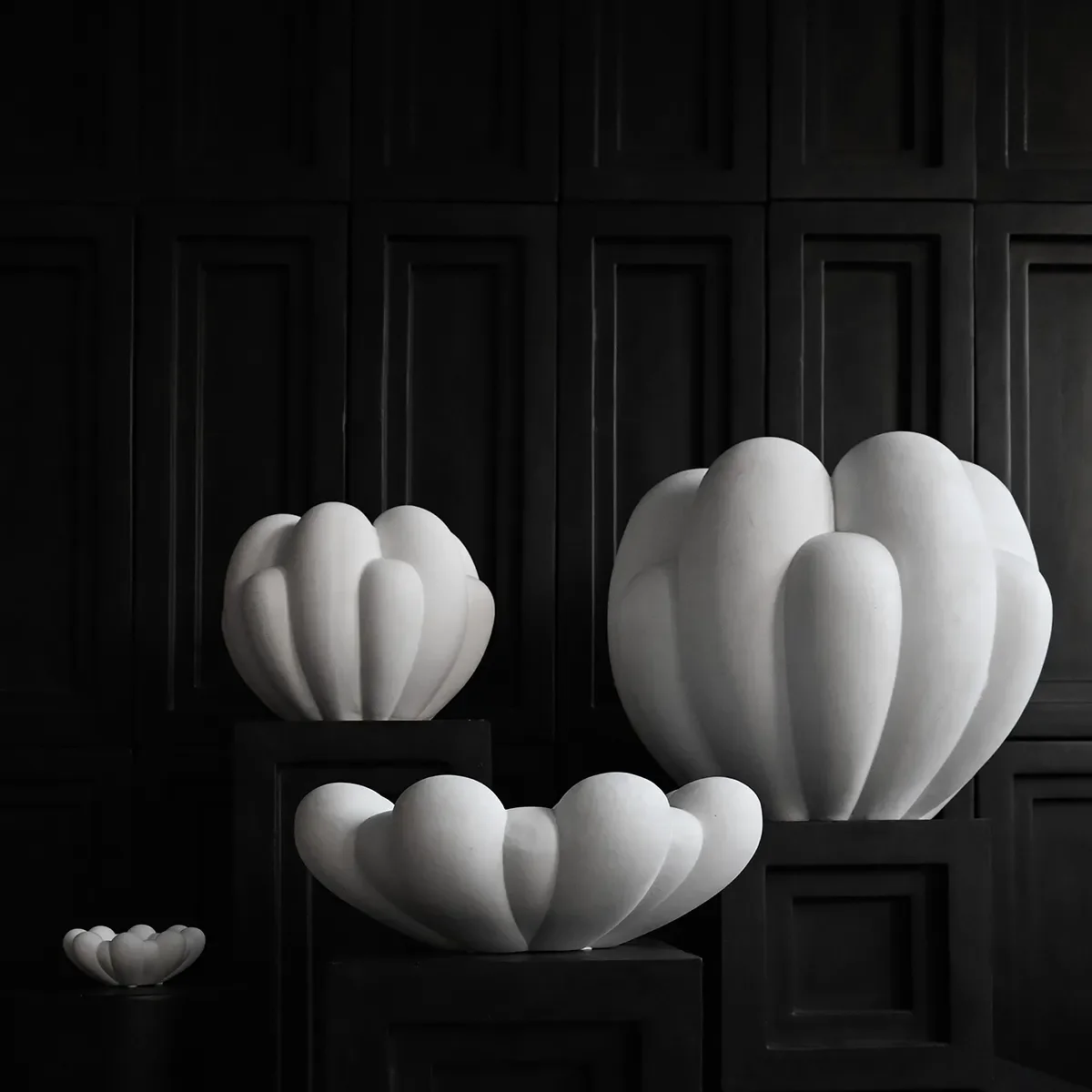 Handgefertigte Vase Bloom Big Bone White H44 cm