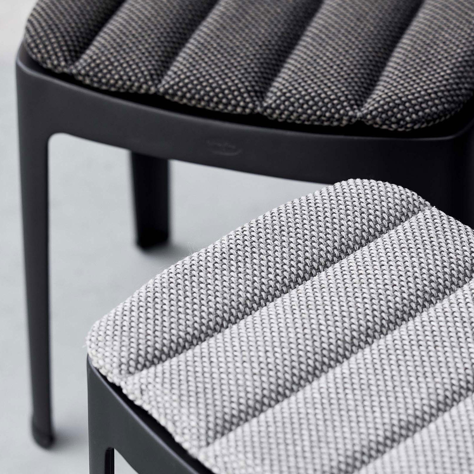 Cut Hocker Black Aluminium