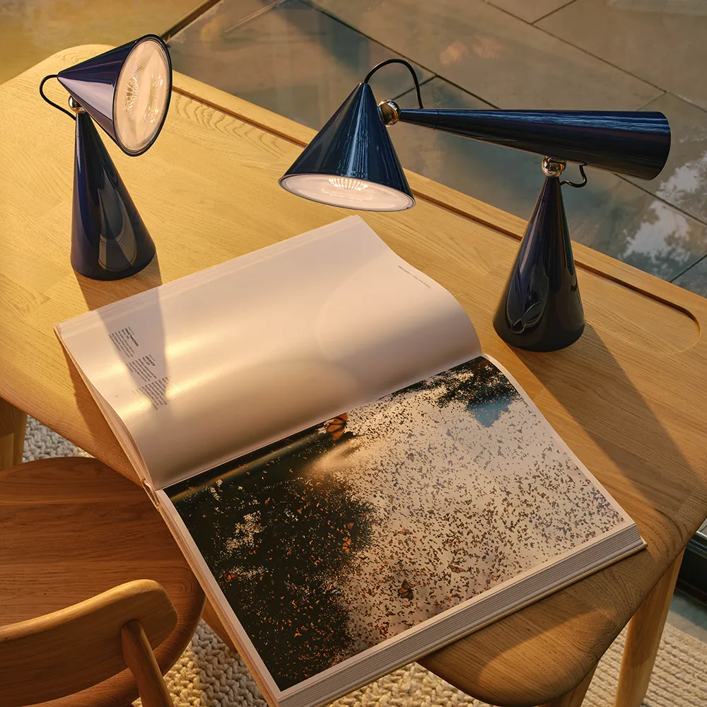 Pose Tischlampe LED Indigo