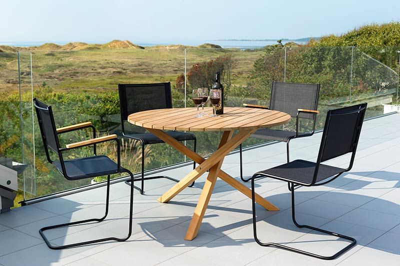 Summer 52 Sessel schwarz/teak InOut Form