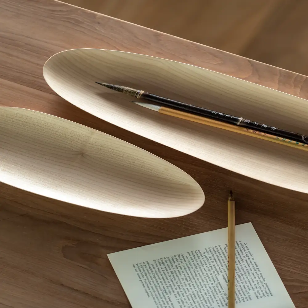 Thin ovale Tabletts aus lackiertem Ahorn, 2er-Set