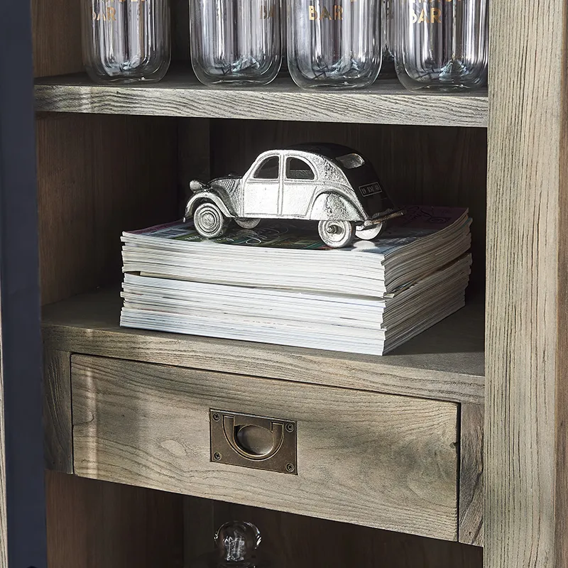 The Hoxton Vitrine rechts