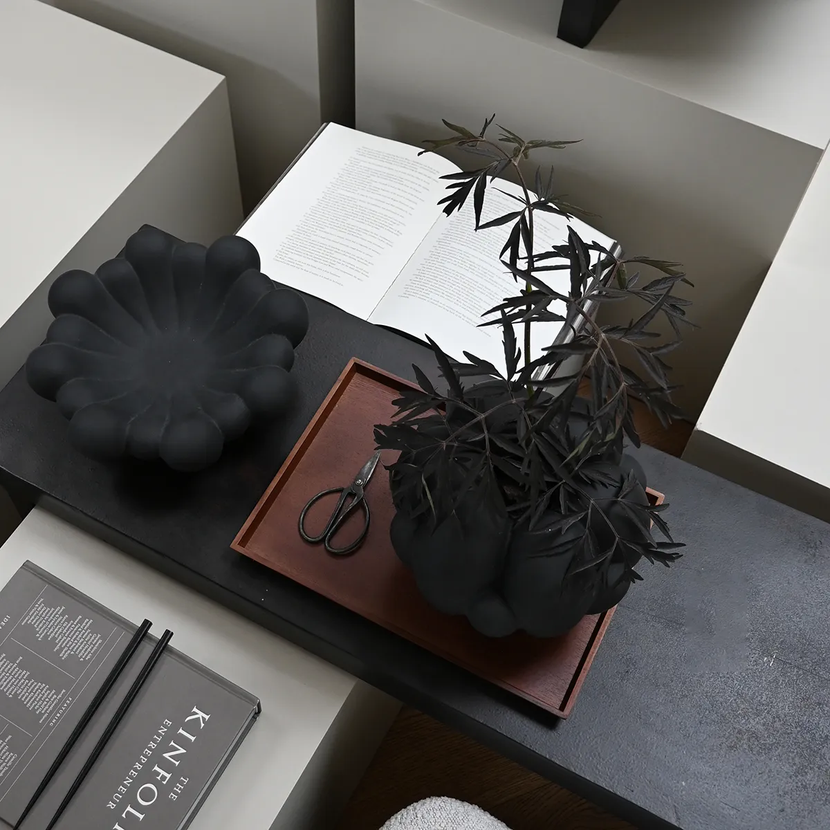 Handgefertigte Vase Bloom Petit Black H18 cm