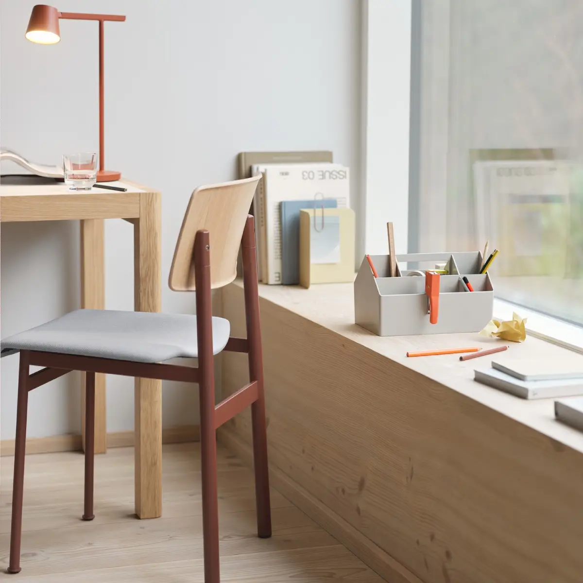 Schreibtisch-Organizer für Skizzen – Grau