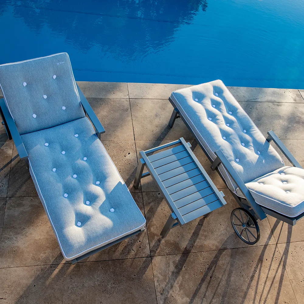 Rollbarer Tisch mit Rädern Grau