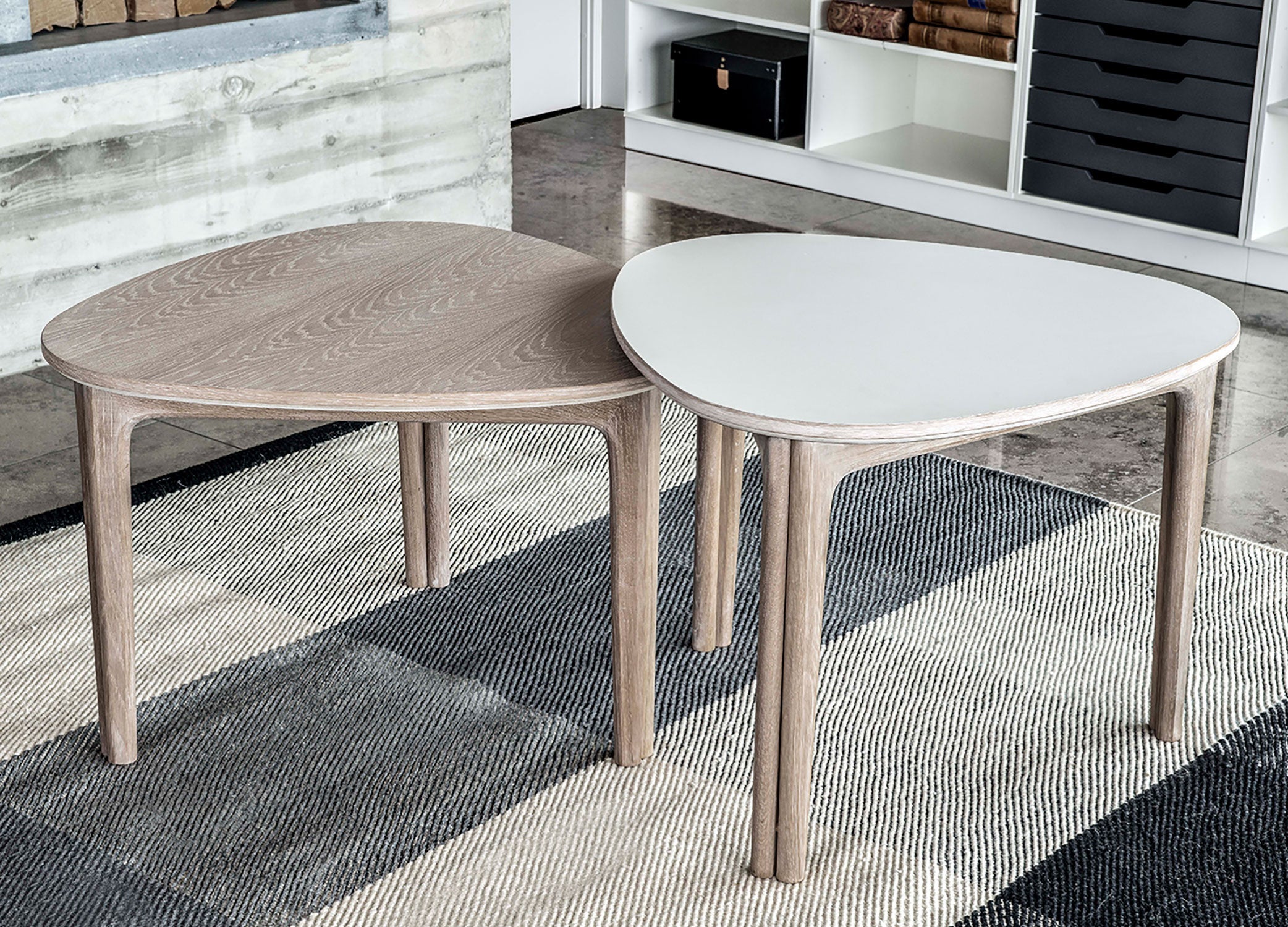 Sm207 Couchtisch Eiche Lack 65X63X47Cm 