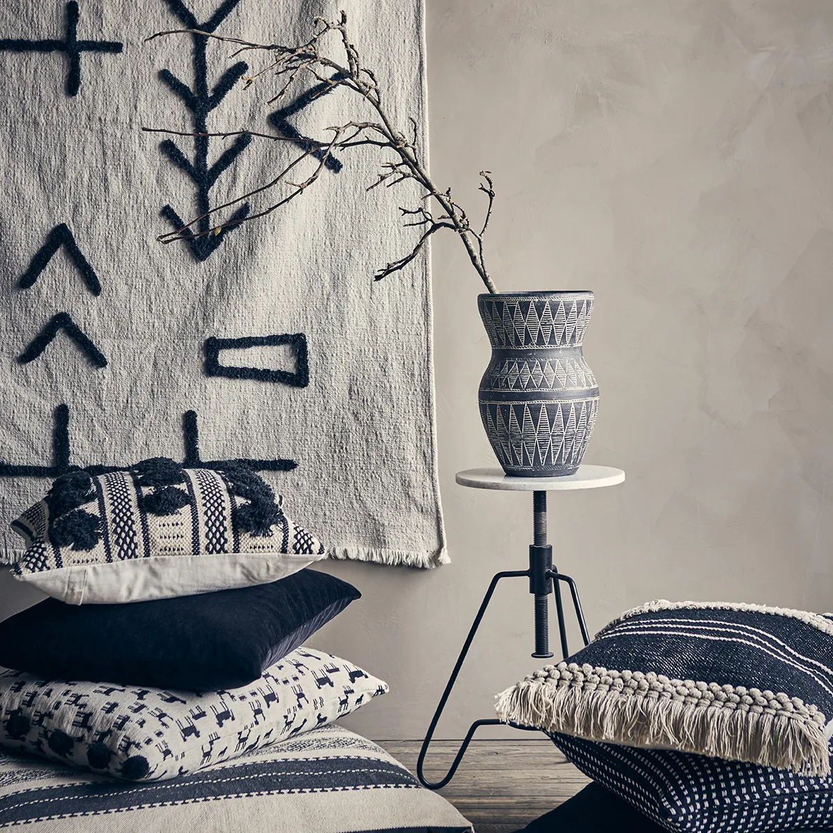  MILAN Hocker schwarz Ø44 cm