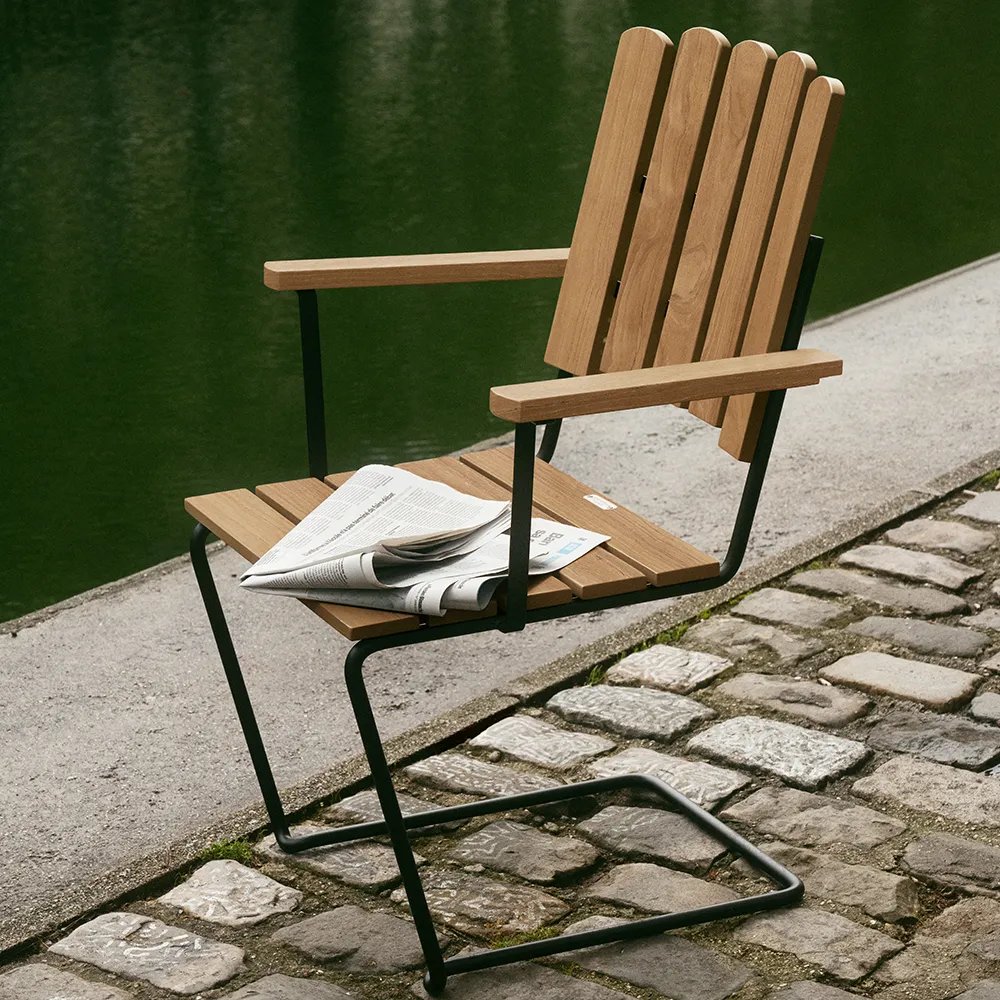 A2 Sessel Unbehandeltes Teakholz/schwarzer Rahmen