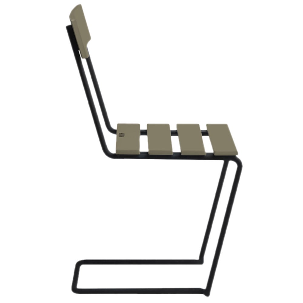 Stuhl 1 Eiche grün lackiert / Ständer schwarz