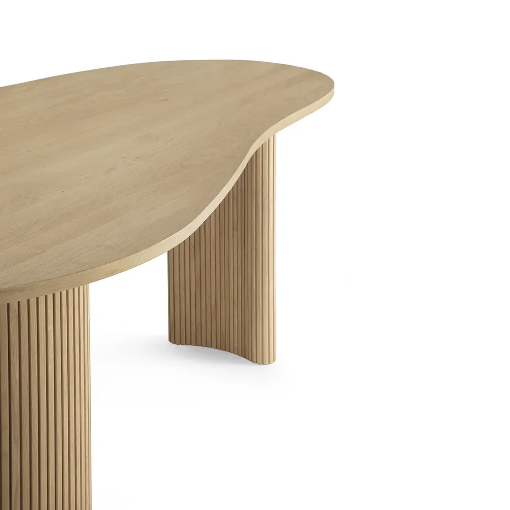 Schreibtisch aus lackierter Eiche Boomerang 200x100 cm