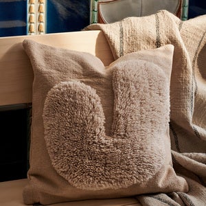 Lay Kissen 50x50 Sand/Off-white