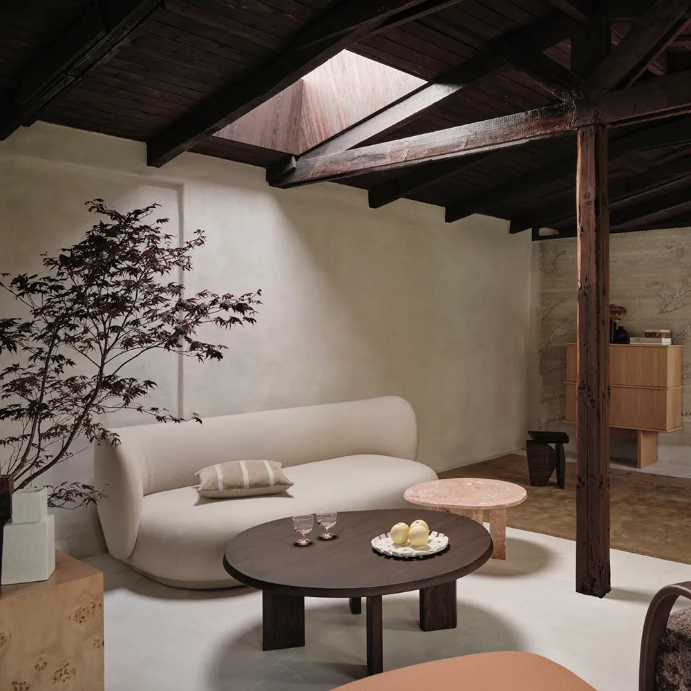 Tarn Couchtisch - Dark Stained Beech