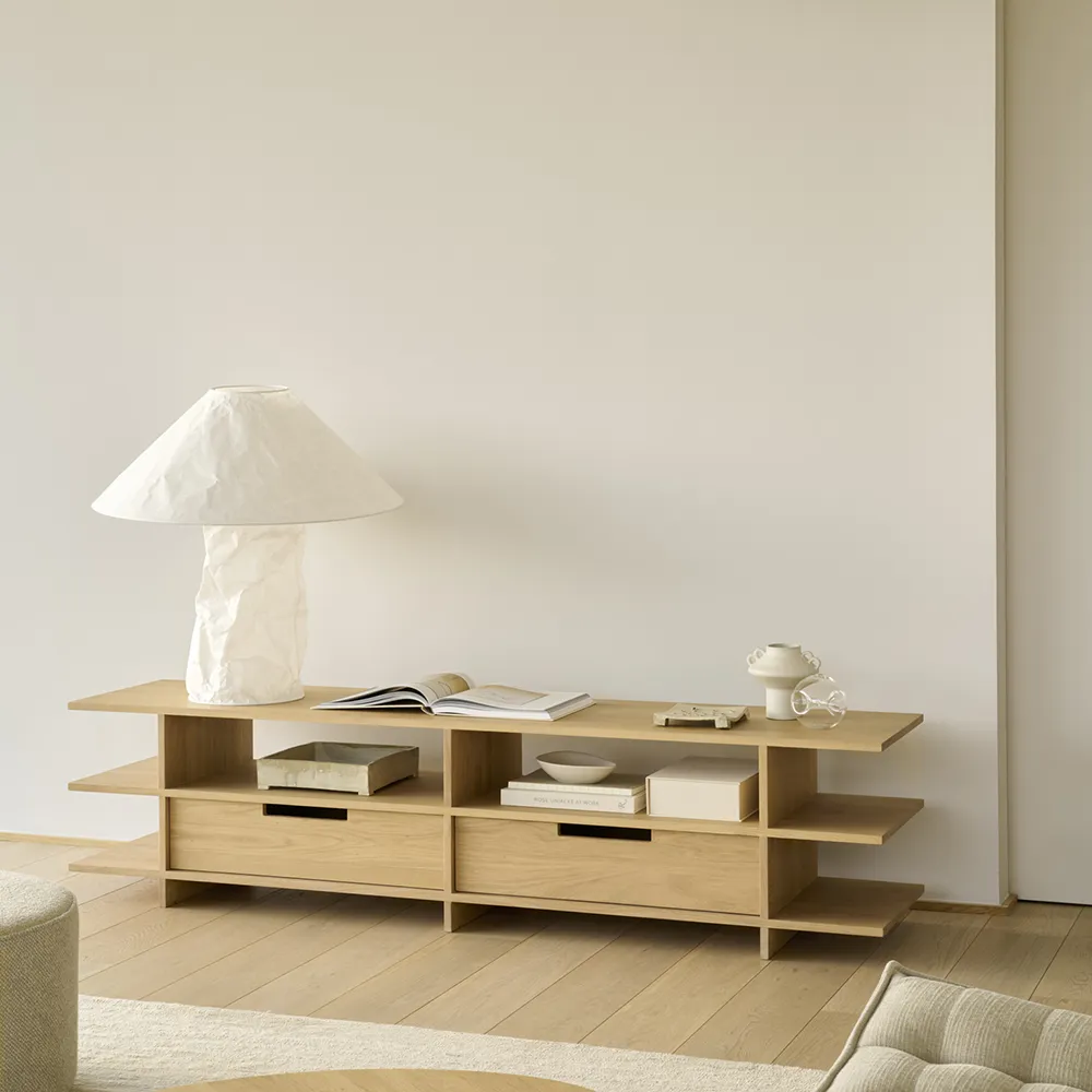 TV-Lowboard aus Eiche Kabuki