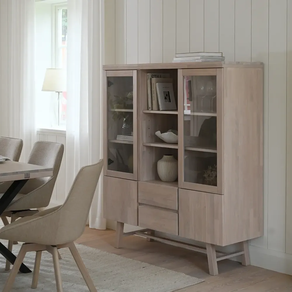 Brooklyn Vitrine 130 cm Eiche weiß pigmentiert