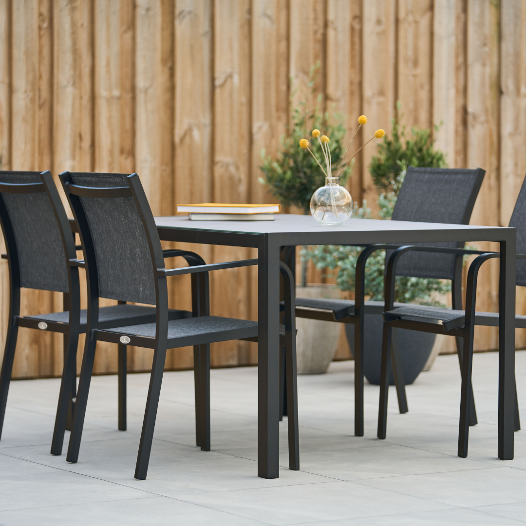 Hånger Stapelstuhl schwarz Aluminium 