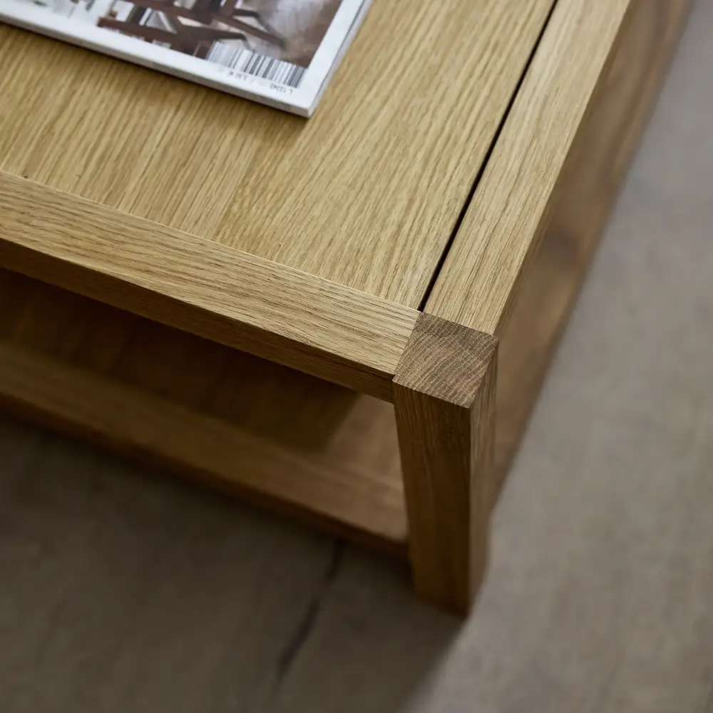 Scale Couchtisch 147x32 cm Eiche