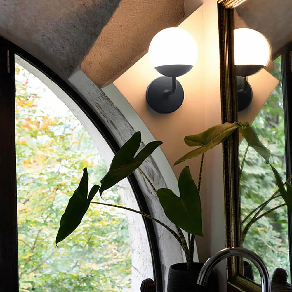 Mooon! Wandleuchte Black Cherry