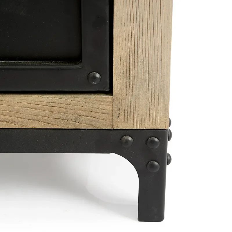 The Hoxton Vitrine rechts