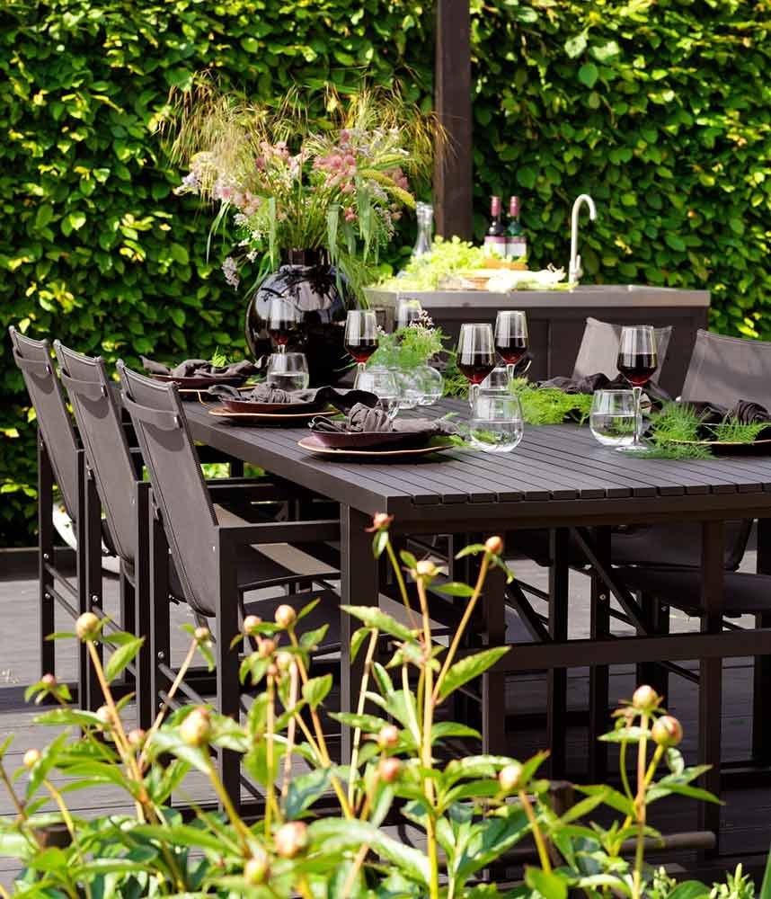 Vevi Esstischgruppe schwarz Aluminium