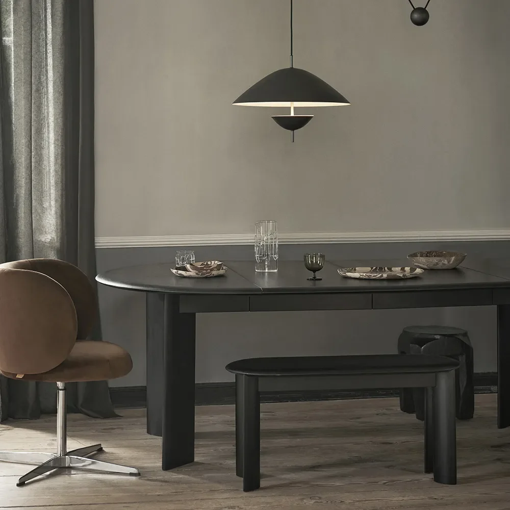 Bevel Esstisch 117-217x117 cm - Black Oiled Beech