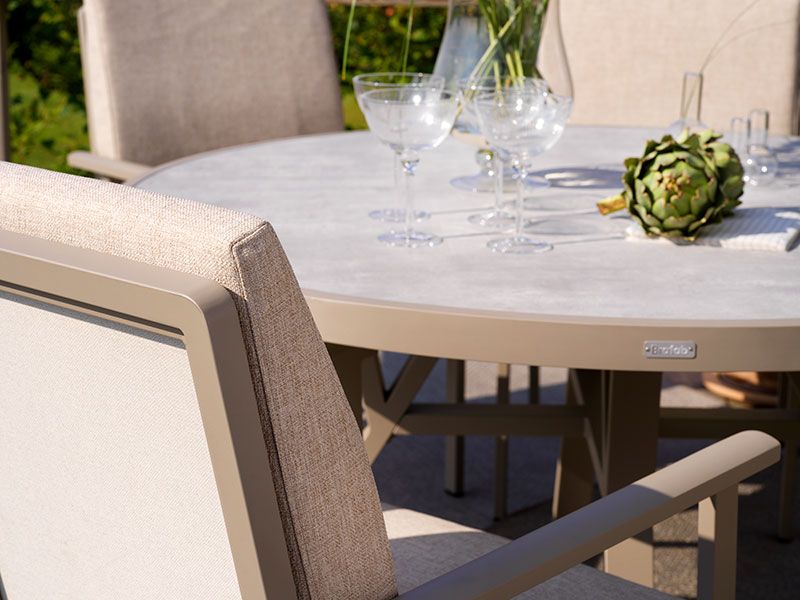 Samvaro Esstisch 140 cm weiß / grau