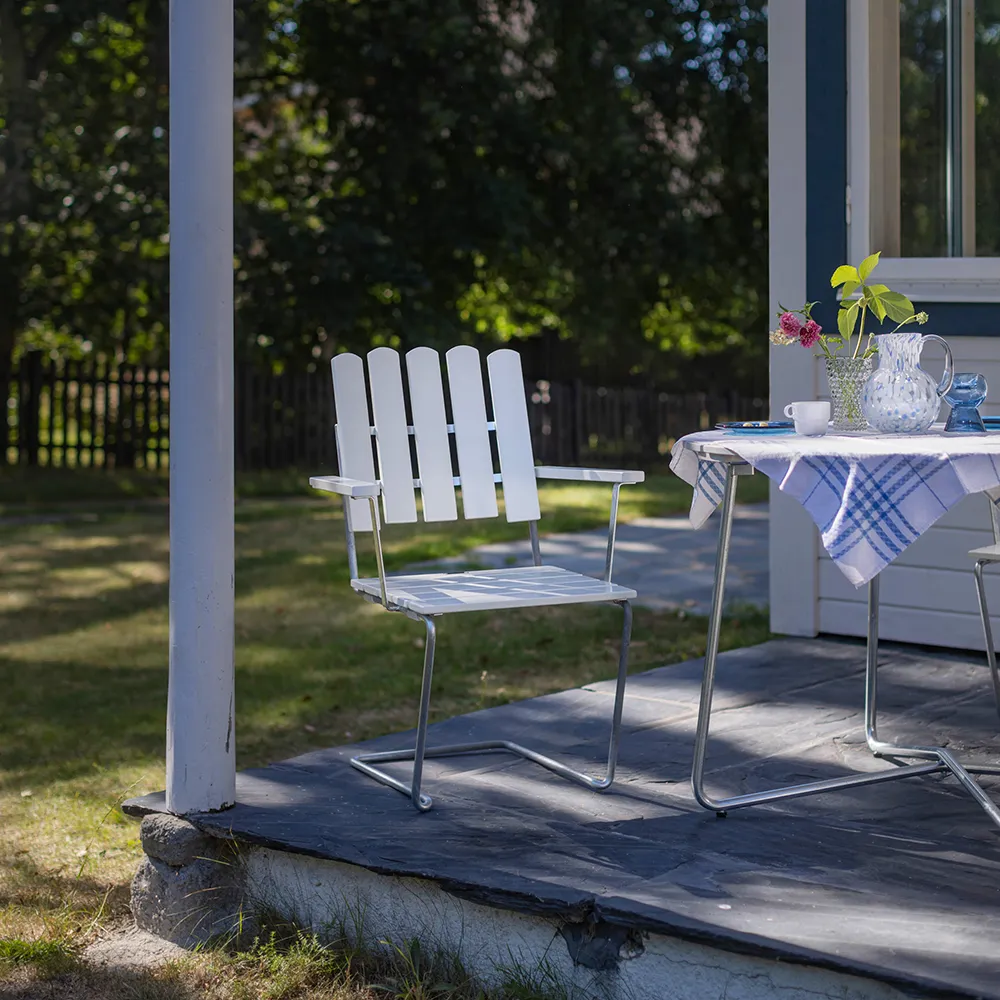 A2 Sessel Eiche weiß lackiert / Gestell feuerverzinkt