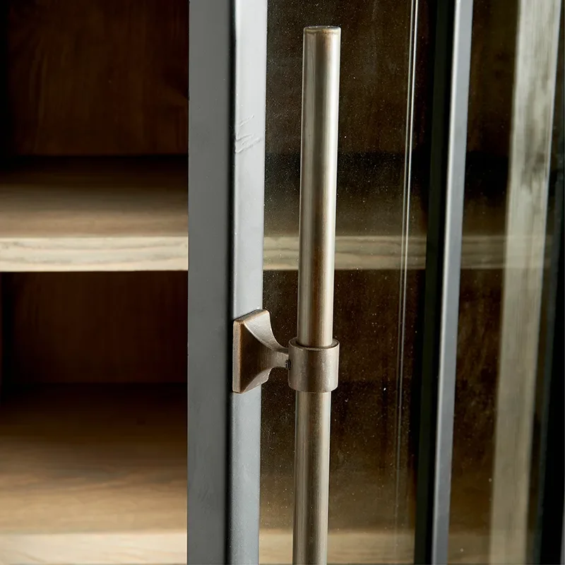 The Hoxton Vitrine rechts