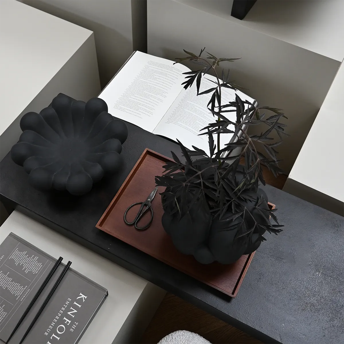 Handgefertigte Dekoschale Bloom Black Ø 28,5 cm