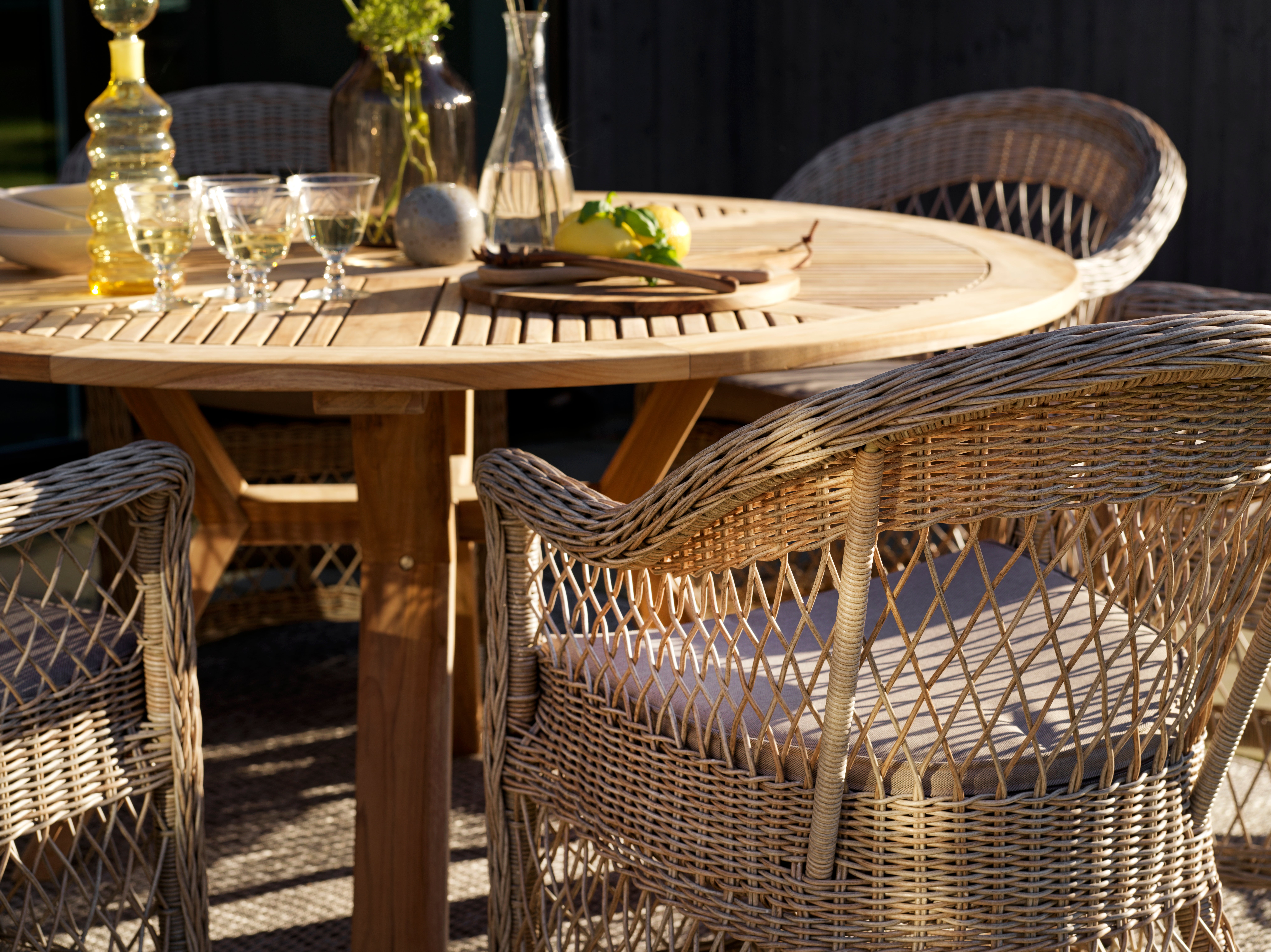 Circus Esstisch 150 cm Teakholz