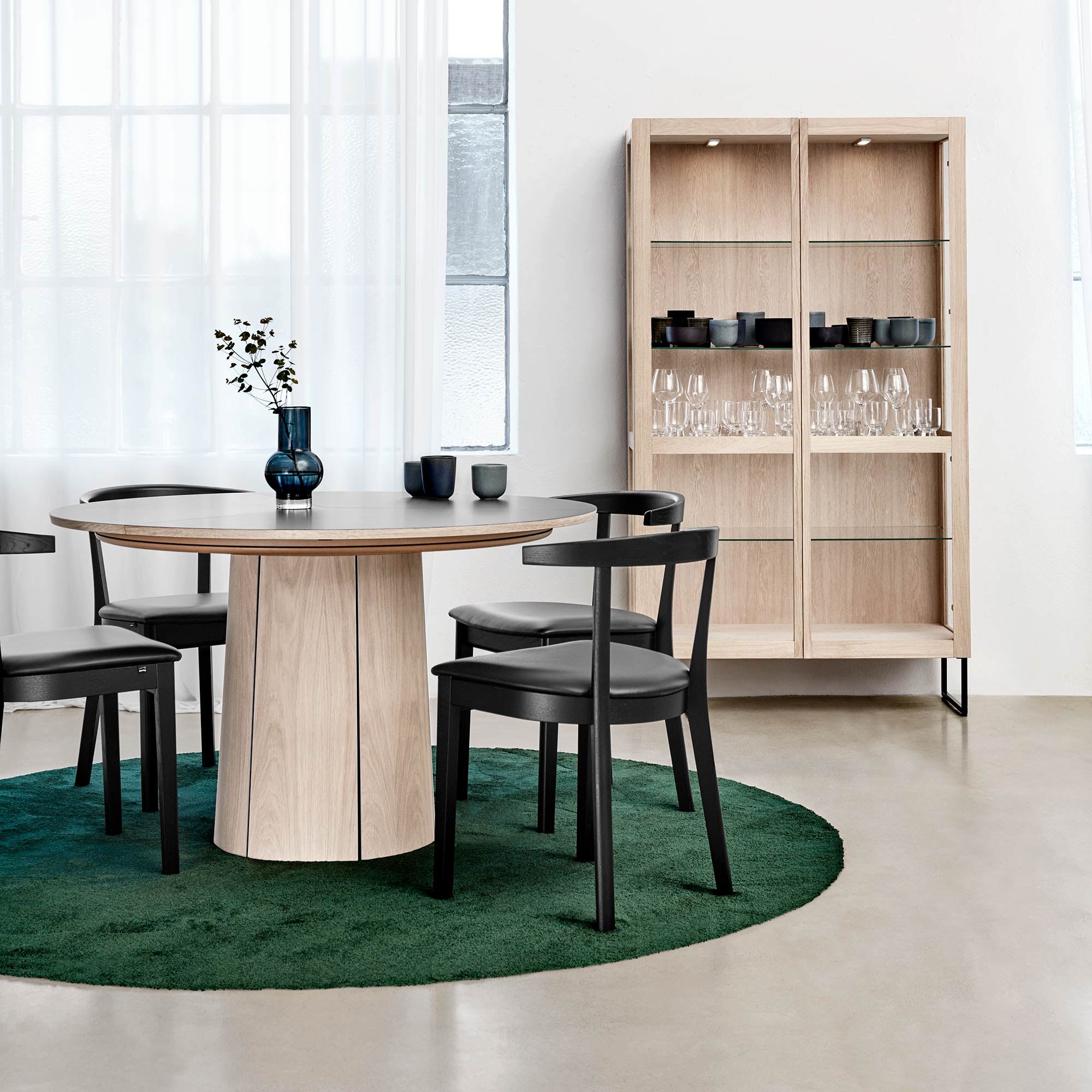 Sm33 Tisch Eiche Schwarz Lackiert