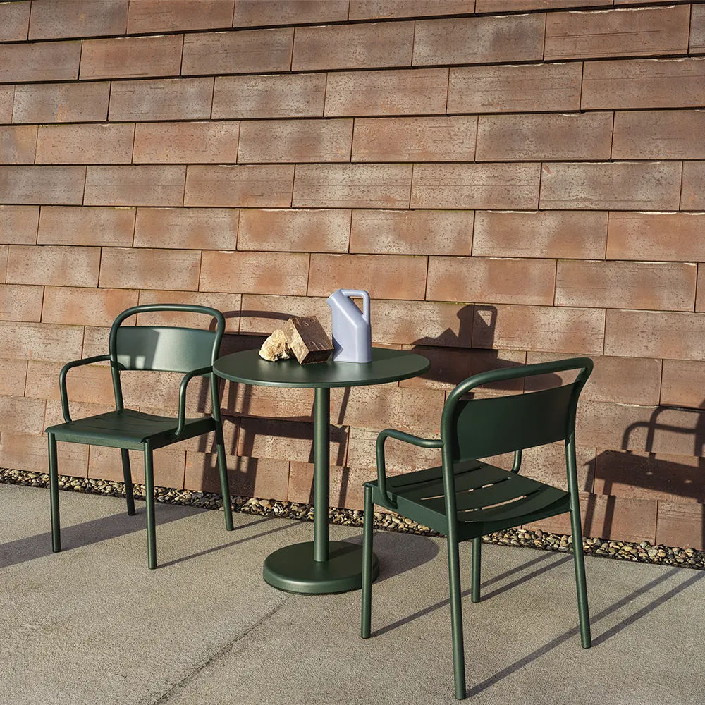 Linear Steel Stuhl mit Armlehnen - Dark Green 