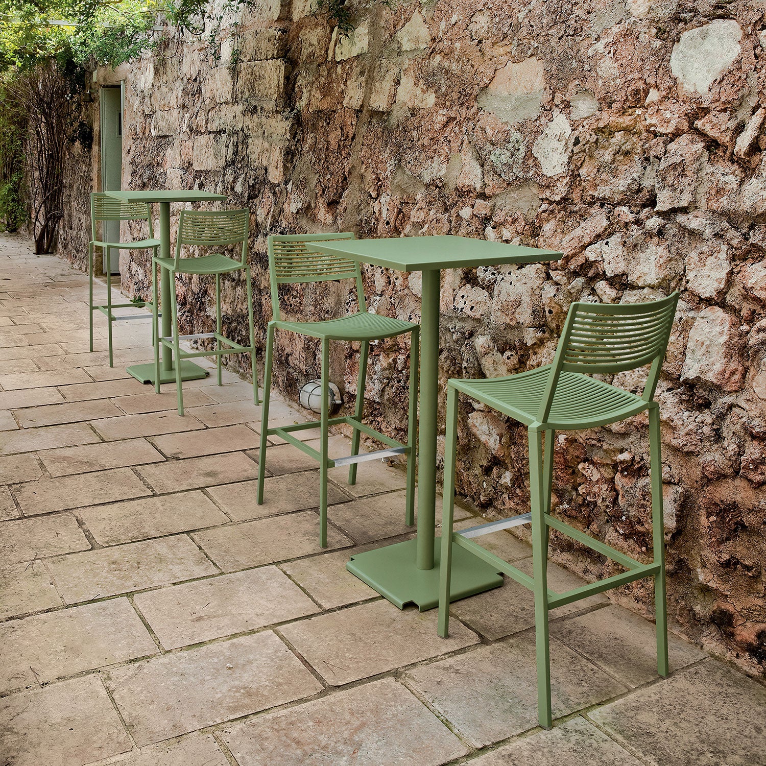 Easy Barhocker 65 cm Schwarzes Aluminium mit Fußstütze aus Edelstahl