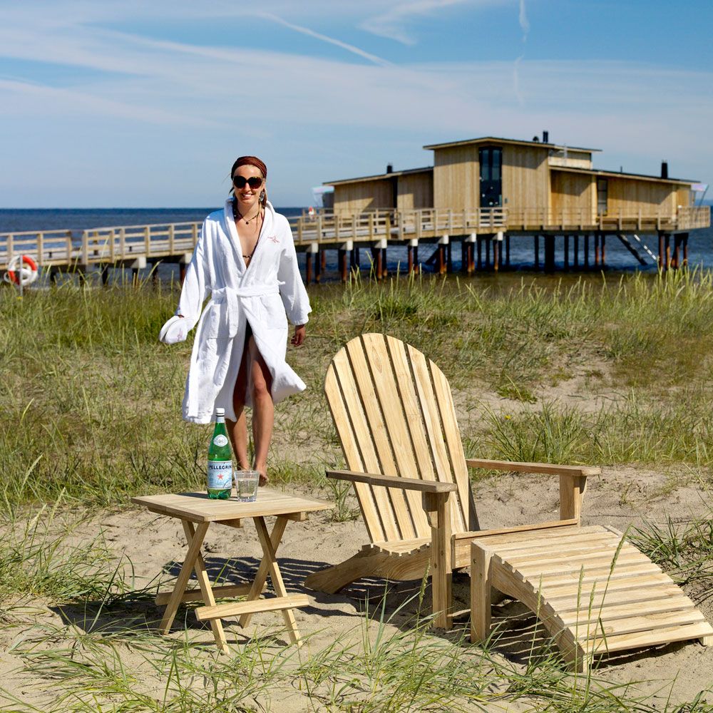 Opal Beistelltisch 50x50 cm whitepig. Teakholz