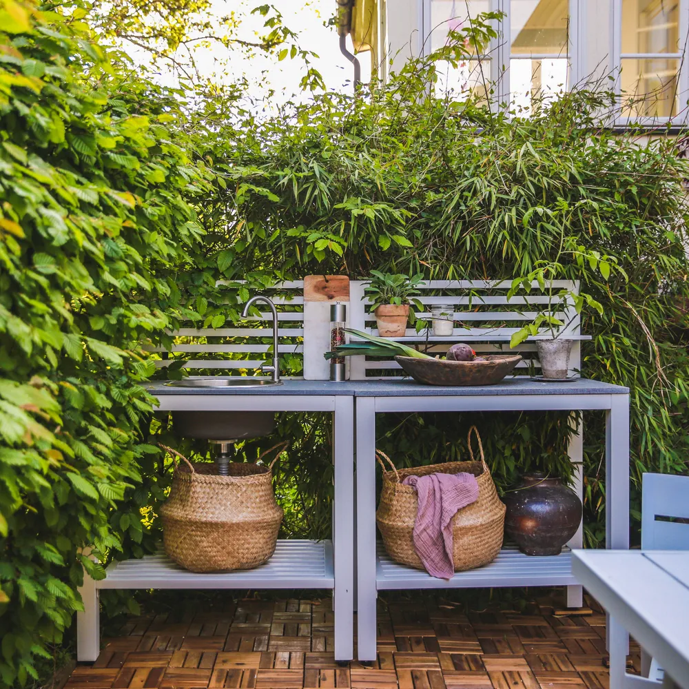 Bellac Außenküche Relieftisch weiß