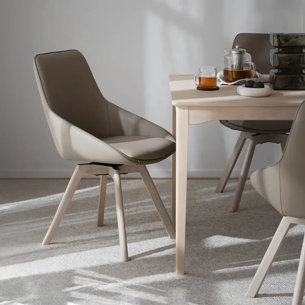 Alison Esszimmerstuhl beiges leder/weiß pigmentierte eichenbeine