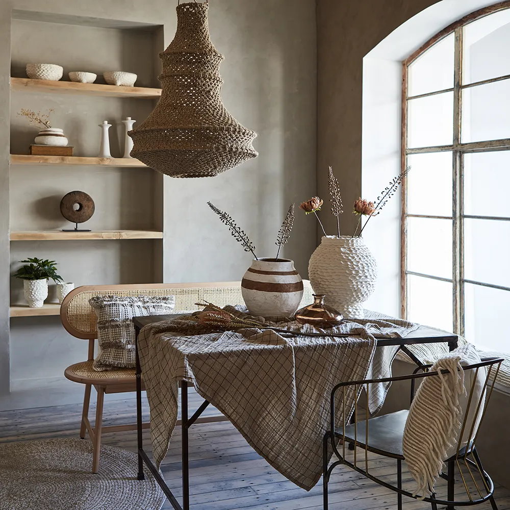 Camille Krug M White/brown