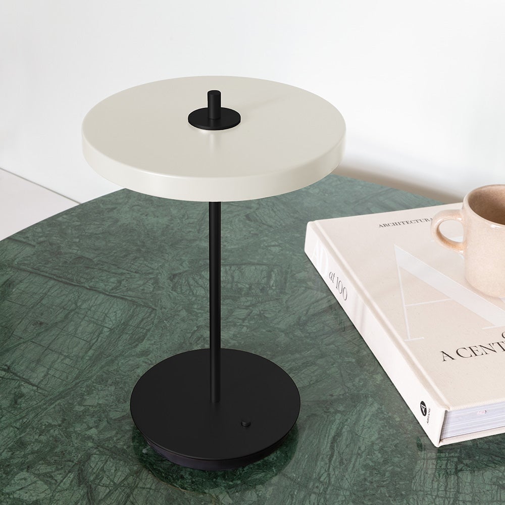Asteria table Tischleuchte Ø31 cm Pearl White/Black Stem