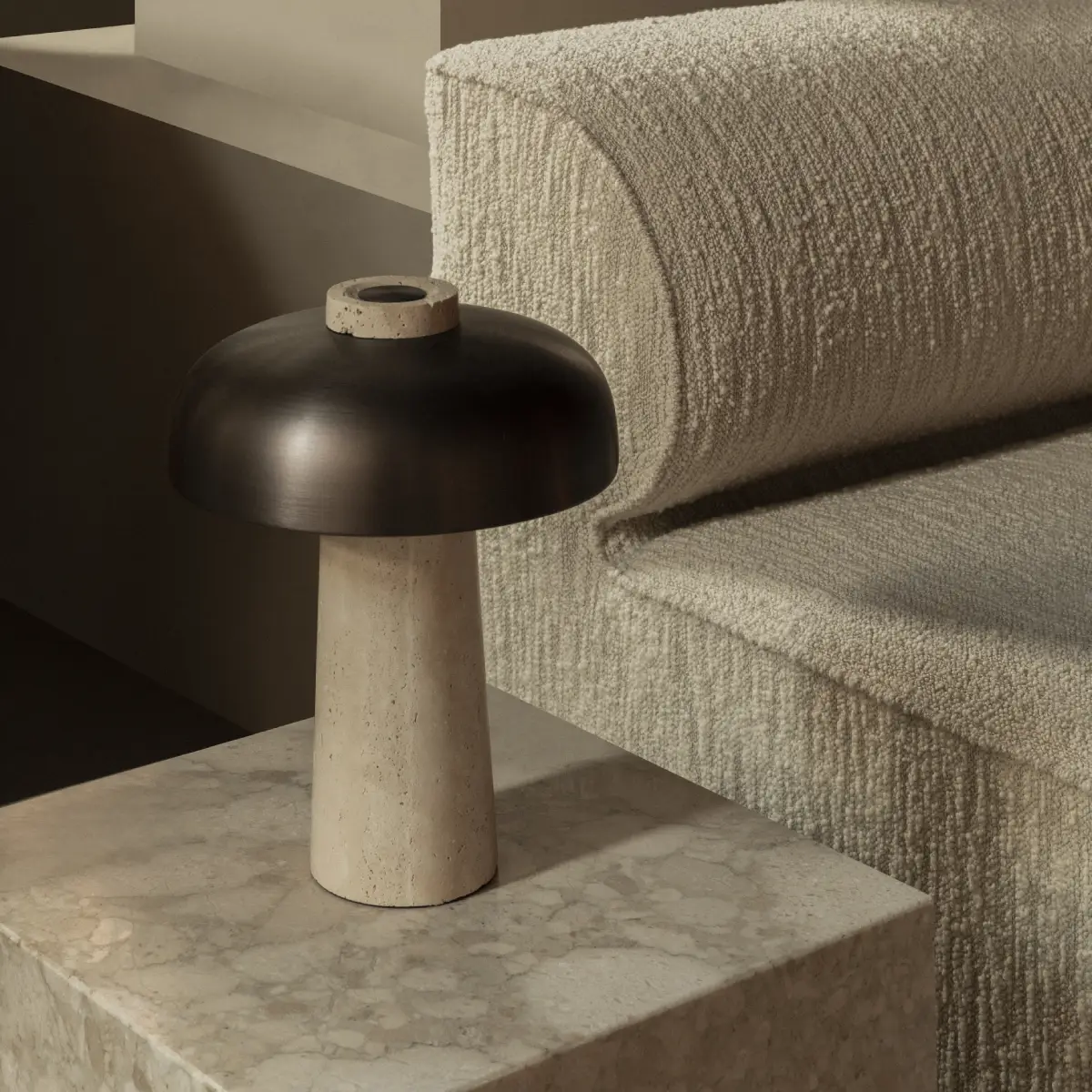 Reverse Tischlampe, Travertin, Sand/Alu.Bronzed