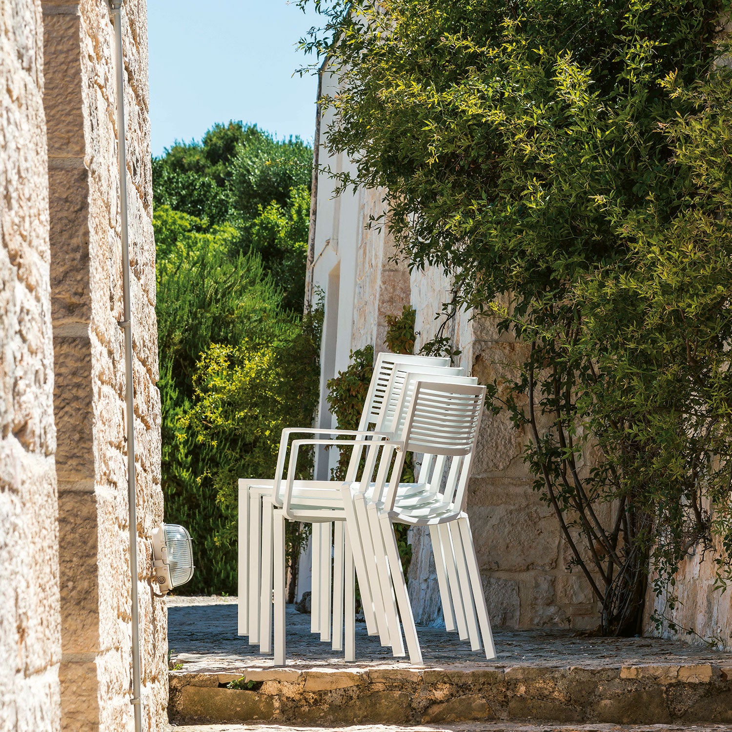 Easy Stapelsessel Cremeweiß